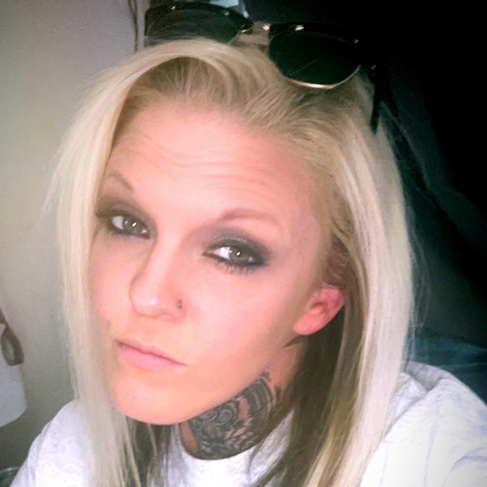 Meet your Posher, Andrea